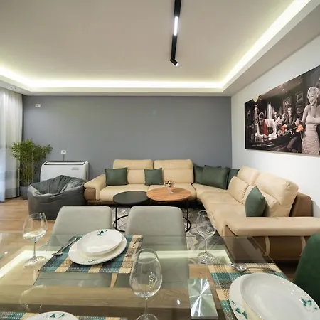 Luxury Adriatic Apartamento Golem (Tirana)